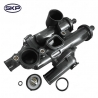 TERMOSTAT Z OBUDOWĄ 902319C SKP (CHRYSLER 200, Sebring, DODGE Avenger, Caliber, Journey, JEEP Compass, Patriot)